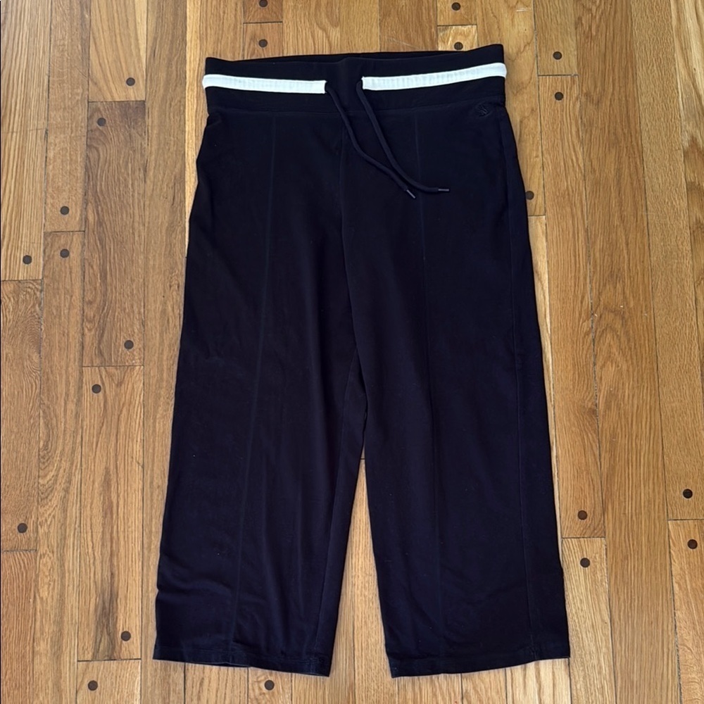 Bold Spirit Women's L Black Cropped Pants with White Waistband Soft Knit Pants